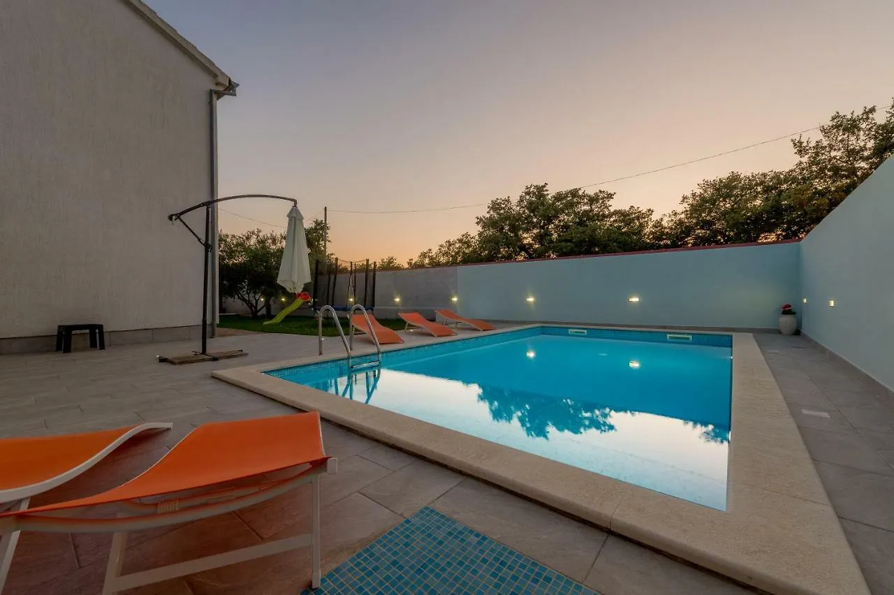 Kuca Marinko Villa Zadar 0*,  Croatia
